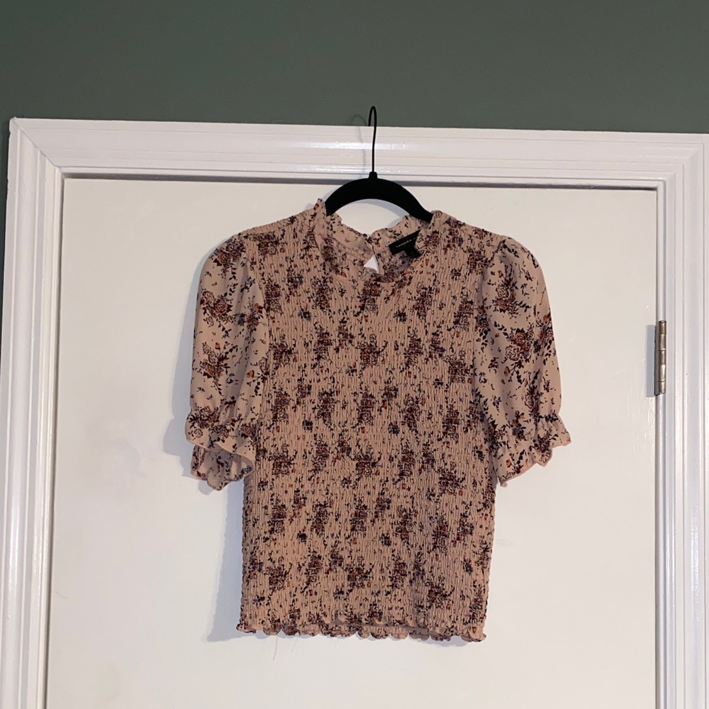 NWOT Tamara H. Light Pink Floral Scrunch Blouse